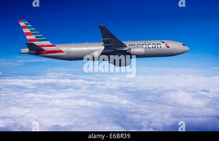 Side view american airlines 777 hi-res stock photography and