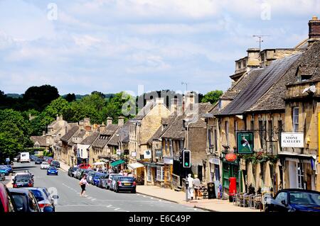 Shops along the High Street, Burford, Oxfordshire, England, UK, Western Europe. Stock Photo