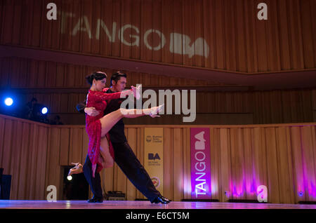 Buenos Aires, Argentina. 20th Aug, 2014. A couple dance Tango during the qualifying rounds of the World of Tango in the form of 'Scenario', in Buenos Aires city, Argentina, on Aug. 20, 2014. The qualifying rounds of the World of Tango have a total of 574 registered couples from 37 countries worldwide. Credit:  Martin Zabala/Xinhua/Alamy Live News Stock Photo