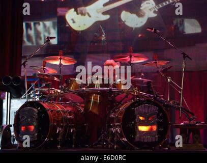 Englewood, Colorado, USA. 20th Aug, 2014. FRANK BEARD of ZZ Top performs at a concert at Fiddlers Green Amphitheater Wed. night. Credit:  Hector Acevedo/ZUMA Wire/Alamy Live News Stock Photo