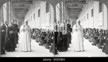 Pope Pius X, Blessing Pilgrims at Vatican, 1903 Stock Photo