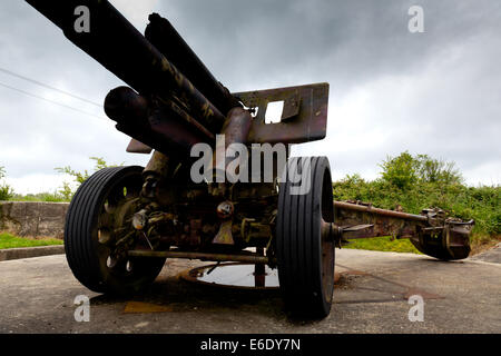 Weapons at the Maisy German World War Two battery in Normandy Stock Photo