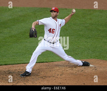 Washington Nationals relief pitcher Matt Albers throws in the seventh ...