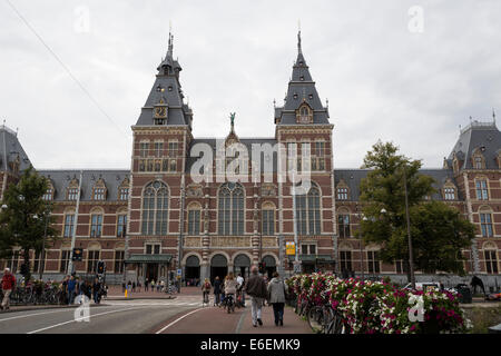 People walking towards the Rijksmuseum 'national museum' in Amsterdam in the Netherlands Stock Photo