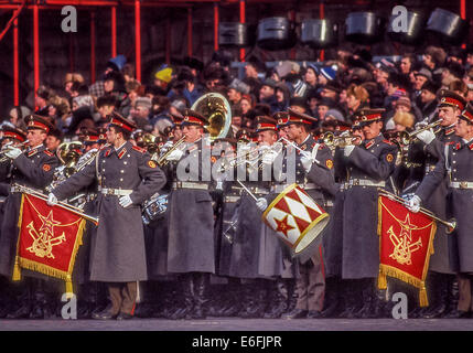 Moscow, Russia. 7th Nov, 1987. A Soviet military band in Moscow's Red Square during a massive parade celebrating the 70th anniversary of the Bolshevik Revolution of 1917. © Arnold Drapkin/ZUMA Wire/Alamy Live News Stock Photo