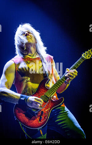 Rama, Ontario, Canada. 22nd Aug, 2014. Guitarist STEVE MORSE of rock band 'Deep Purple' performs live on stage at Casino Rama. © Igor Vidyashev/ZUMA Wire/Alamy Live News Stock Photo