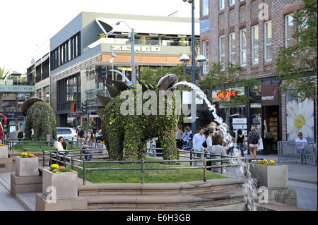 Dinosaur topiary, by Francoise & Claude LaLanne, on 3rd Street Promenade, Santa Monica, California Stock Photo