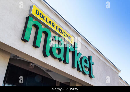 A Dollar General Store in Modesto California Stock Photo