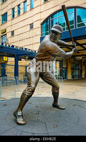 Willie stargell statue pirates pnc hi-res stock photography and images -  Alamy