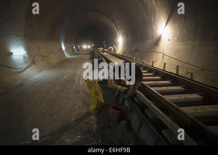 Tehran, Iran. 24th Aug, 2014. August 24, 2014 - Tehran, Iran - Iranian workers work at a workshop of the northern part of Tehran's Subway Line 3. Subway line 3 with 37 km (23 miles) long and 28 stations will be the main public transportation and connection between southwest and northeast of Tehran. Morteza Nikoubazl/ZUMAPRESS © Morteza Nikoubazl/ZUMA Wire/Alamy Live News Stock Photo