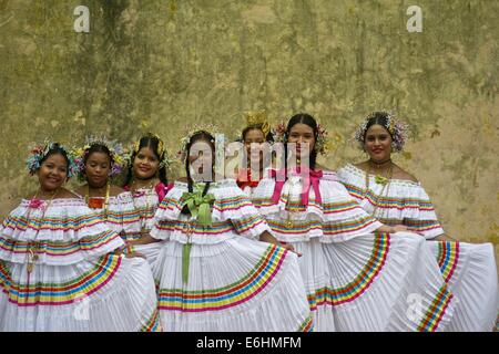 Young panamanian girls with the traditional pollera dress Stock Photo ...