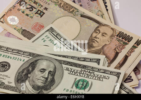 $100 and 1000 yen banknotes Stock Photo