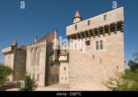 EUROPE, PORTUGAL, Guimarães (Guimaraes), Paço dos Duques de Bragança (1401), Ducal Palace of Bragança built by Afonso Stock Photo