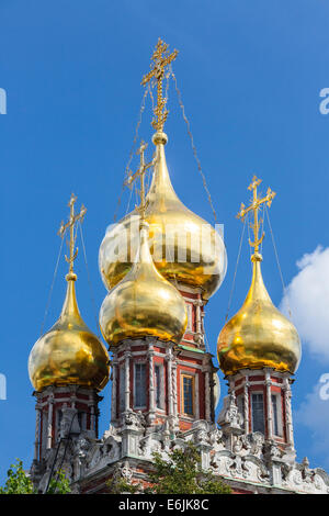 Golden domes of the Resurrection Church in Kadashi Sloboda, Moscow, Russia Stock Photo