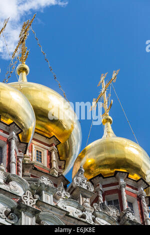 Golden domes of the Resurrection Church in Kadashi Sloboda, Moscow, Russia Stock Photo