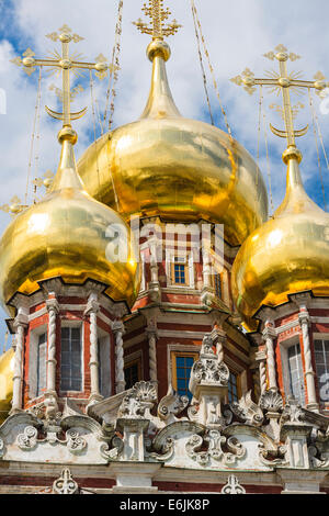 Golden domes of the Resurrection Church in Kadashi Sloboda, Moscow, Russia Stock Photo