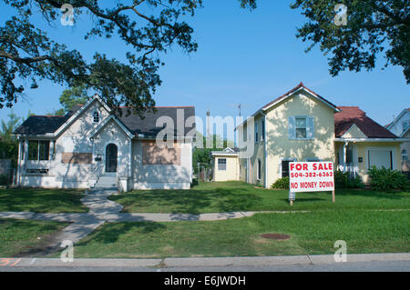 Residents rebuild, demolish homes and sell their land, or refuse to return to the 9th Ward after Hurricane Katrina in New Orlean Stock Photo