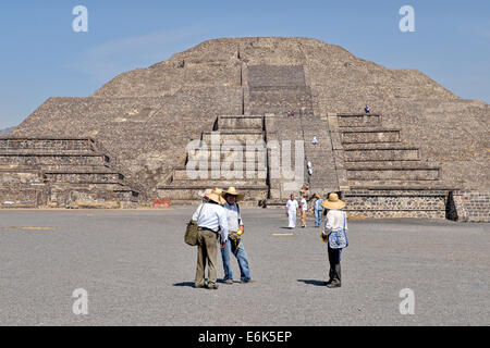 Hawkers and tourists in front of the Pyramid of the Moon or Piramide de la Luna, UNESCO World Heritage Site Archaeological Site Stock Photo