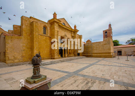 Basilica Cathedral of Santa María la Menor, 1512, Alonso Rodriguez Architect, Zona Colonial Unesco World Heritage Site, Santo Do Stock Photo