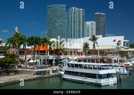 TOUR BOAT QUAY BAYSIDE MARKETPLACE MARINA DOWNTOWN MIAMI FLORIDA USA ...