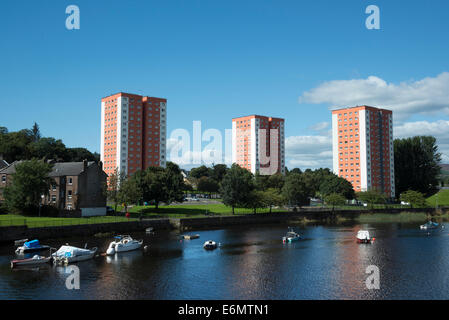 The River Leven And Old Dumbarton Bridge, Dumbarton, Scotland Stock ...