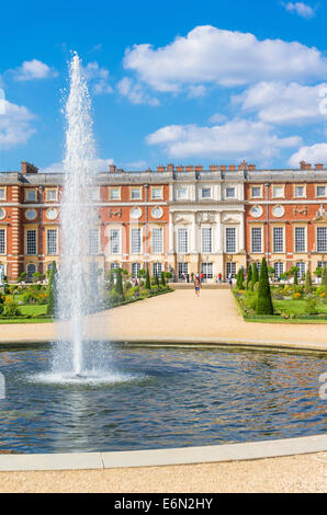 Hampton Court Palace Fountain South Front and Privy Garden London England UK GB EU Europe Stock Photo