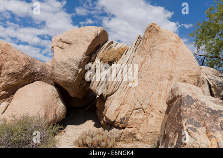 Monzogranite rock formation displaying layers - California USA Stock Photo