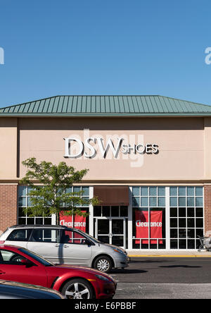 DSW Shoes store exterior, Mt Laural, New Jersey, USA Stock Photo