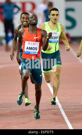 Zurich, Switzerland. 28th Aug, 2014. Nijel Amos wins the 800m at the IAAF Diamond League athletics meeting in Zurich Credit:  Erik Tham/Alamy Live News Stock Photo