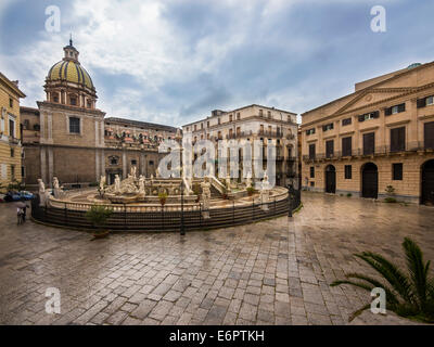 Fontana della Vergogna fountain in Piazza Pretoria by the Florentine Mannerist sculptor Francesco Camilliani, 1554, 1555, church Stock Photo