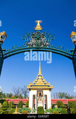 Statue of HM King Norodom, Royal Palace, Phnom Penh, Cambodia Stock Photo