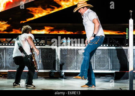 Toronto, Ontario, Canada. 29th Aug, 2014. American country music singer JASON ALDEAN performed at Molson Canadian Amphitheatre in Toronto Credit:  Igor Vidyashev/ZUMA Wire/Alamy Live News Stock Photo