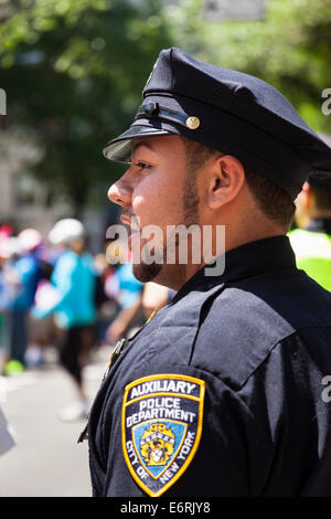 Auxiliary Police Officer of NYPD on duty at the 2006 Ing New York 