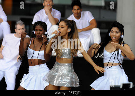 New York. 29th Aug, 2014. Ariana Grande performs on NBC's 'Today' at Rockefeller Plaza on August 29, 2014 in New York. Credit:  dpa/Alamy Live News Stock Photo