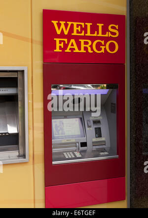 Wells Fargo Bank ATM machine, USA Stock Photo - Alamy