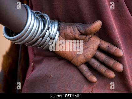 Bashada Tribe Woman Whipped During A Bull Jumping Ceremony, Dimeka