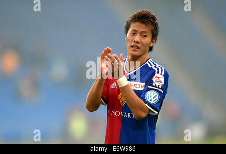 Basel, Switzerland. 31st Aug, 2014. Yoichiro Kakitani (Basel) Football/Soccer : Yoichiro Kakitani of Basel acknowledges fans after the Swiss Super League match between FC Basel 3-1 BSC Young Boys at St. Jakob-Park in Basel, Switzerland . Credit:  FAR EAST PRESS/AFLO/Alamy Live News Stock Photo