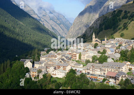 Small village in a narrow deep alpine valley at the foot of La Meije Mountain. La Grave, Hautes-Alpes, France. Stock Photo