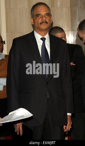 13th Annual Human Rights Campaign's Greater New York Gala at the Waldorf Astoria  Featuring: Eric Holder Where: New York, United States When: 08 Feb 2014 Stock Photo