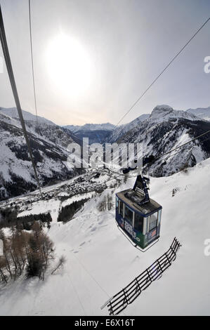 Cable car to Col Helbronner under Mont Blanc with view on Courmayeur, Aosta Valley, Italy Stock Photo