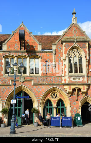 Carluccios Restaurant in Old Town Hall, High Street, Berkhamsted, Hertfordshire, England, United Kingdom Stock Photo