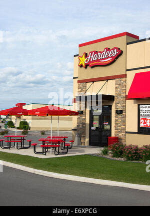 Hardee's Restaurant entrance and outdoor tables, Manitowoc, Wisconsin Stock Photo