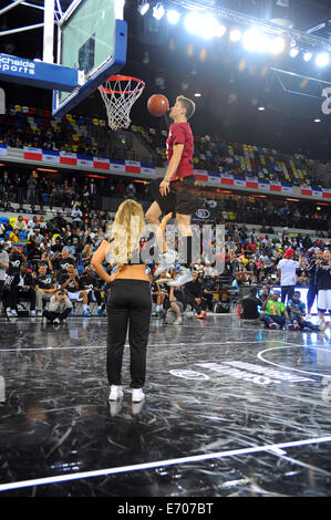 London, UK, 31 August 2014, Midnight Madness world slam dunk championship held at the Copperbox Arena in the Olympic Park. Credit:  JOHNNY ARMSTEAD/Alamy Live News Stock Photo
