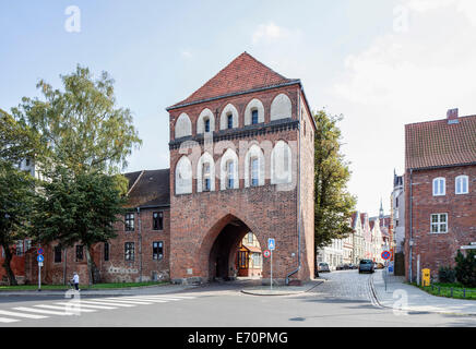 Kniepertor, city gate of the medieval fortifications, Stralsund, Mecklenburg-Western Pomerania, Germany