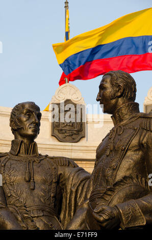 Ecuador, Guayaquil, Malecon 2000, historic Simon Bolivar Pier. La Rotonda with the monument of Bolivar and San Martin. Stock Photo