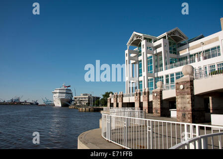 USA, Alabama, Mobile. Mobile River, ill-fated Carnival Triumph cruise ship docked in Mobil. Stock Photo