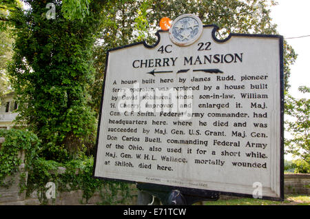 USA, Tennessee, Savannah. Historic Cherry Mansion. General Wallace died here during the Civil War. Sign. Stock Photo