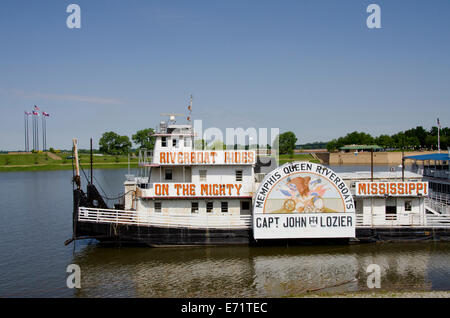 USA, Tennessee, Memphis. Typical riverboat on the Mississippi River at Memphis. Stock Photo