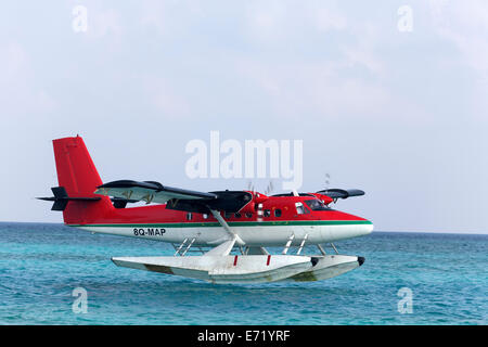 Hydroplane, De Havilland Canada DHC 6-300 Twin Otter, Trans Maldivian Airways, during the landing approach, Maldives Stock Photo