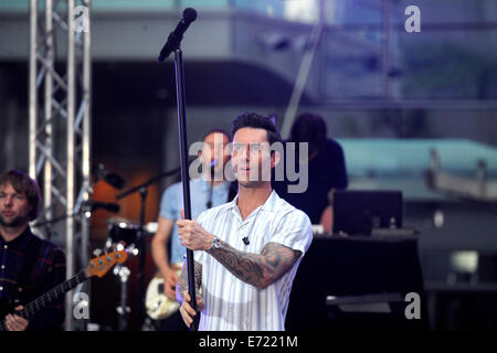 Adam Levine of Maroon 5 perform on NBC's 'Today' at Rockefeller Plaza on September 1, 2014 in New York/picture alliance Stock Photo